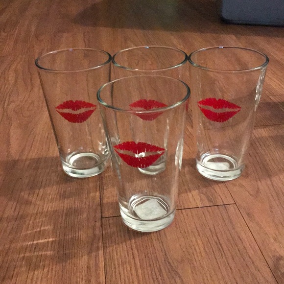 4 Sets of Lip Glasses - Picture 1 of 2